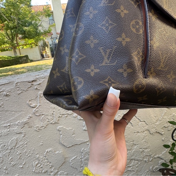 Authentic Vintage Monogramed Louis Vuitton Olympe - Picture 7 of 16